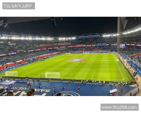 足球小料揭秘:那些你不知道的球场趣事与传奇瞬间